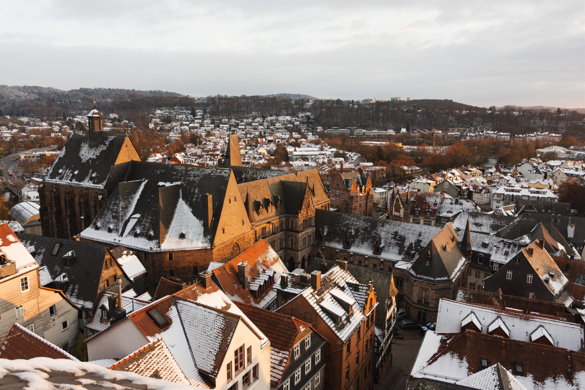 Zwischen Tannenduft und Glockenklang – Marburg im Advent